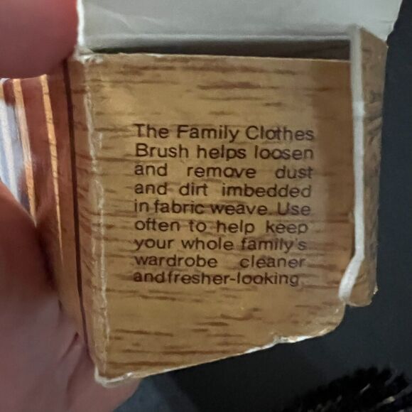 Avon Family Clothes Brush - Picture 4 of 8